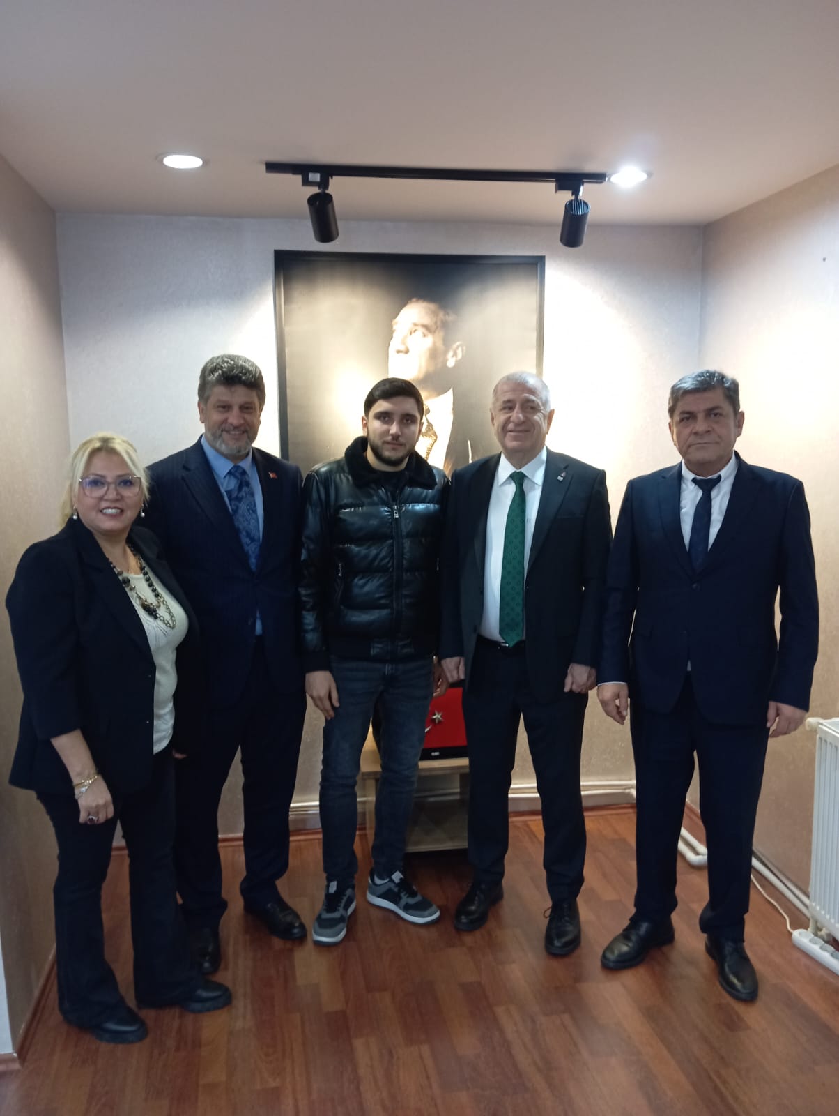 Lider Enerji İş Sendikası Yönetimi, Ümit Özdağ’ı Ziyaret Etti